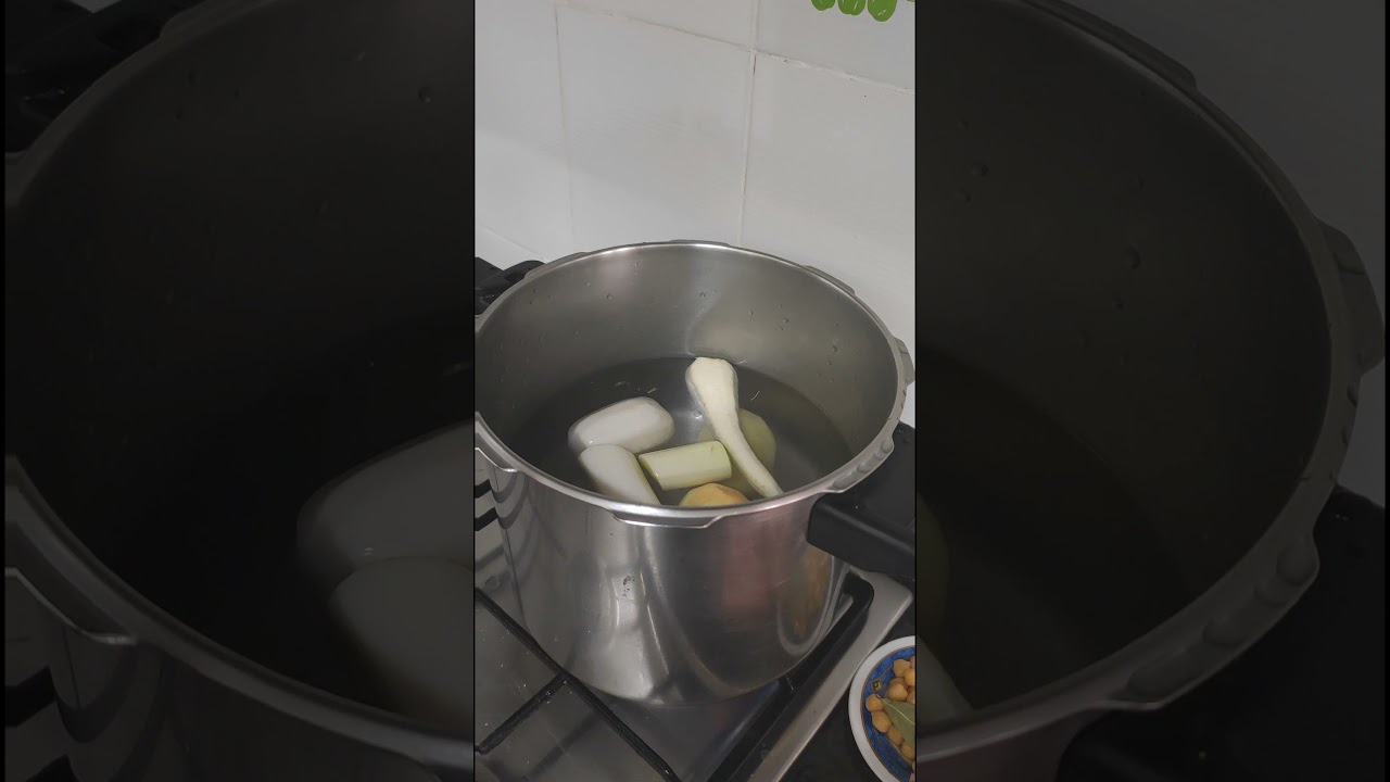 Caldo de puchero cocido ( receta f&aacute;cil )