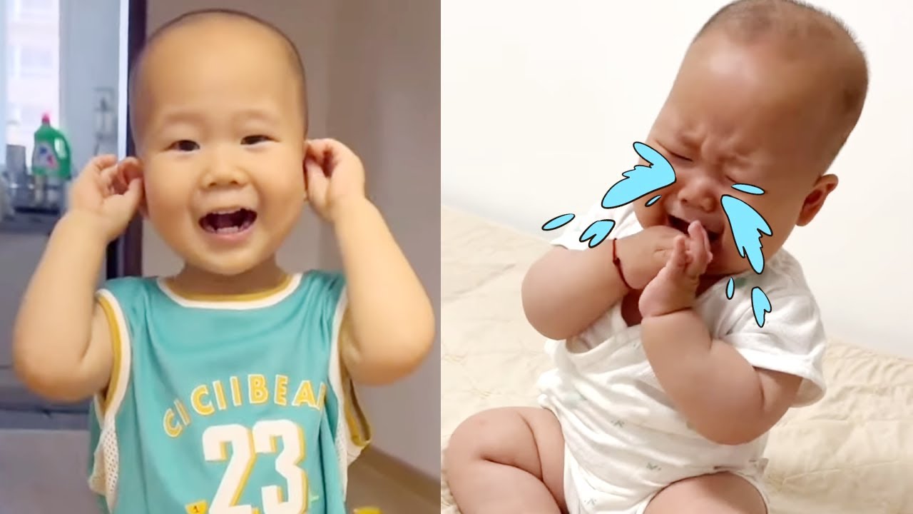 【超萌双胞胎】知道这个球会自己弹，这跑的也太快了吧!【西西和柚柚呀】#babycute #cutebaby #funny #搞笑