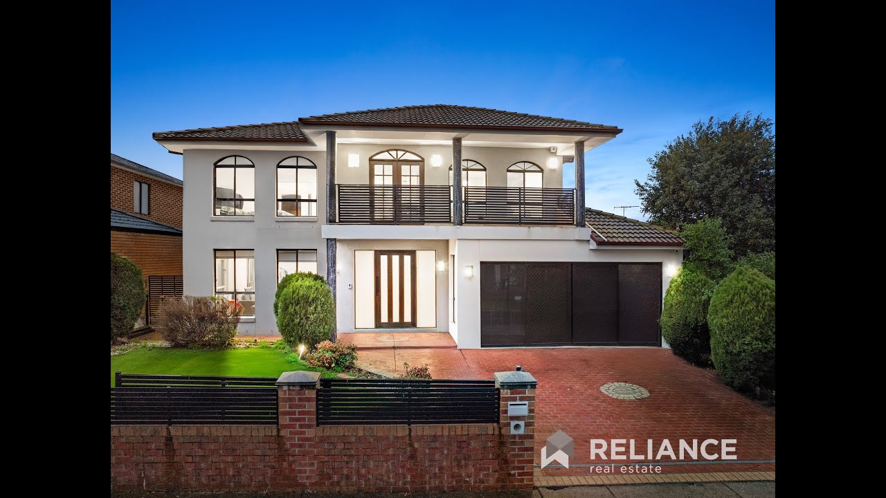 15 Bentley Avenue, Roxburgh Park