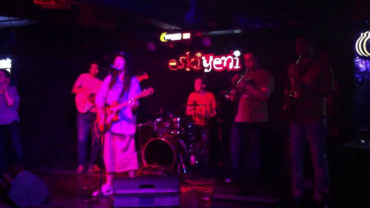 Afra Tafra - Yalan Dünya (EskiYeni)