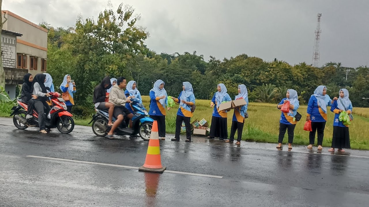 BERBAGI TAKJIL DAN BUKA BERSAMA