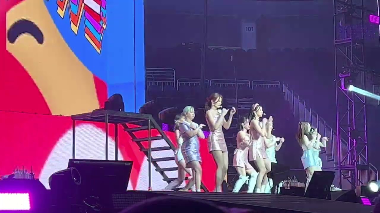 TWICE(트와이스) What is Love? + Knock Knock+ MORE&MORE | 4th WORLD TOUR III | New York | Day 1[FANCAM]