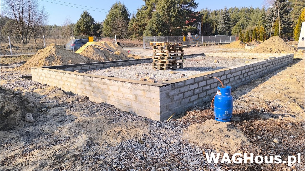 Dwa domy na sprzedaż 98m2 z działką i mediami | Adaś XL | Ściany fundamentowe