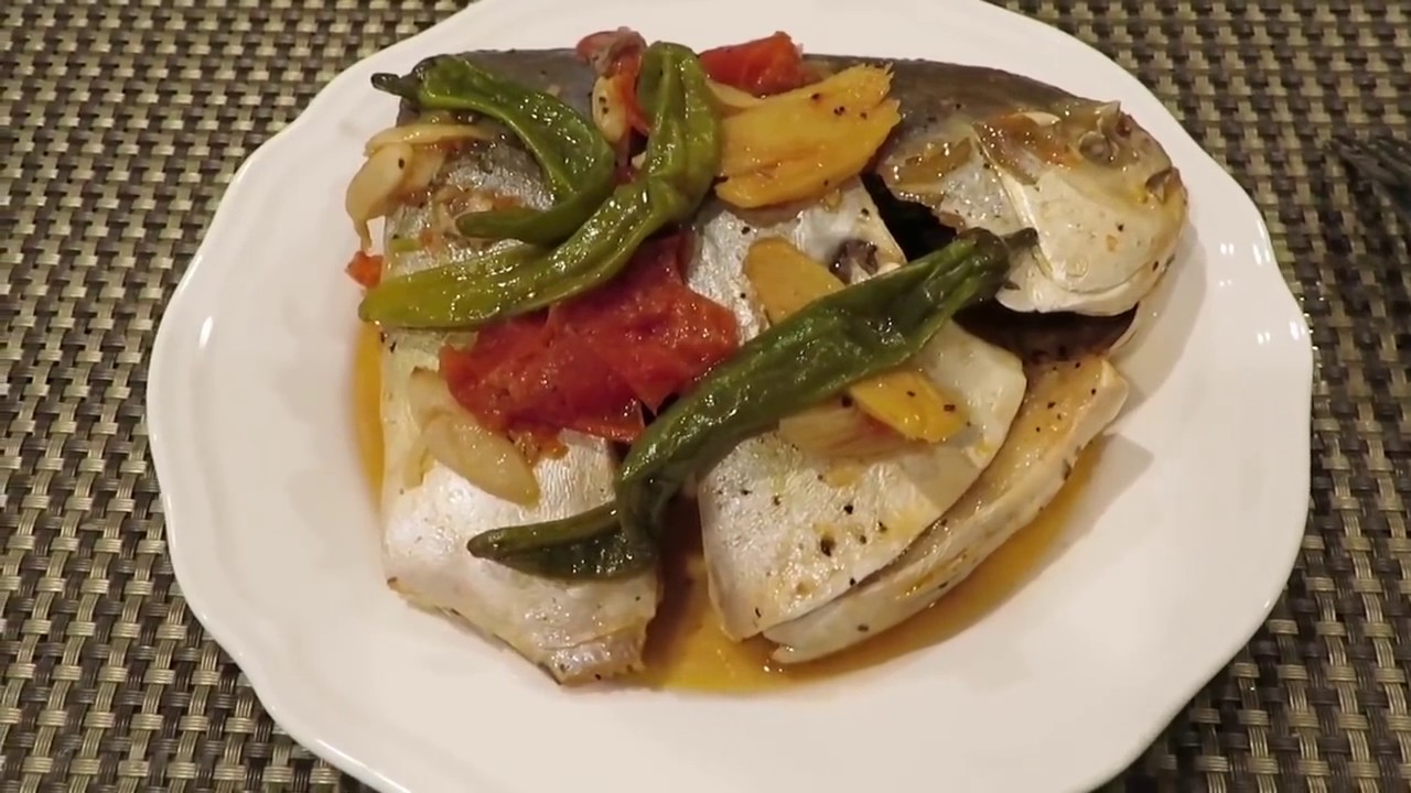 PINANGAT NA PAMPANO SA KAMATIS AT TARAMIND MIX