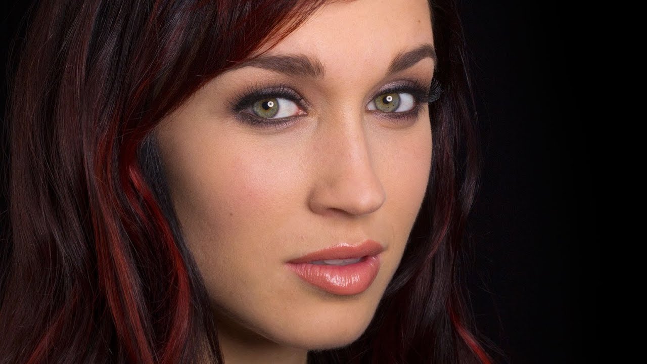 Smokey Eye Makeup Tutorial - Katy Perry Wide Awake Inspired - with Robert Jones
