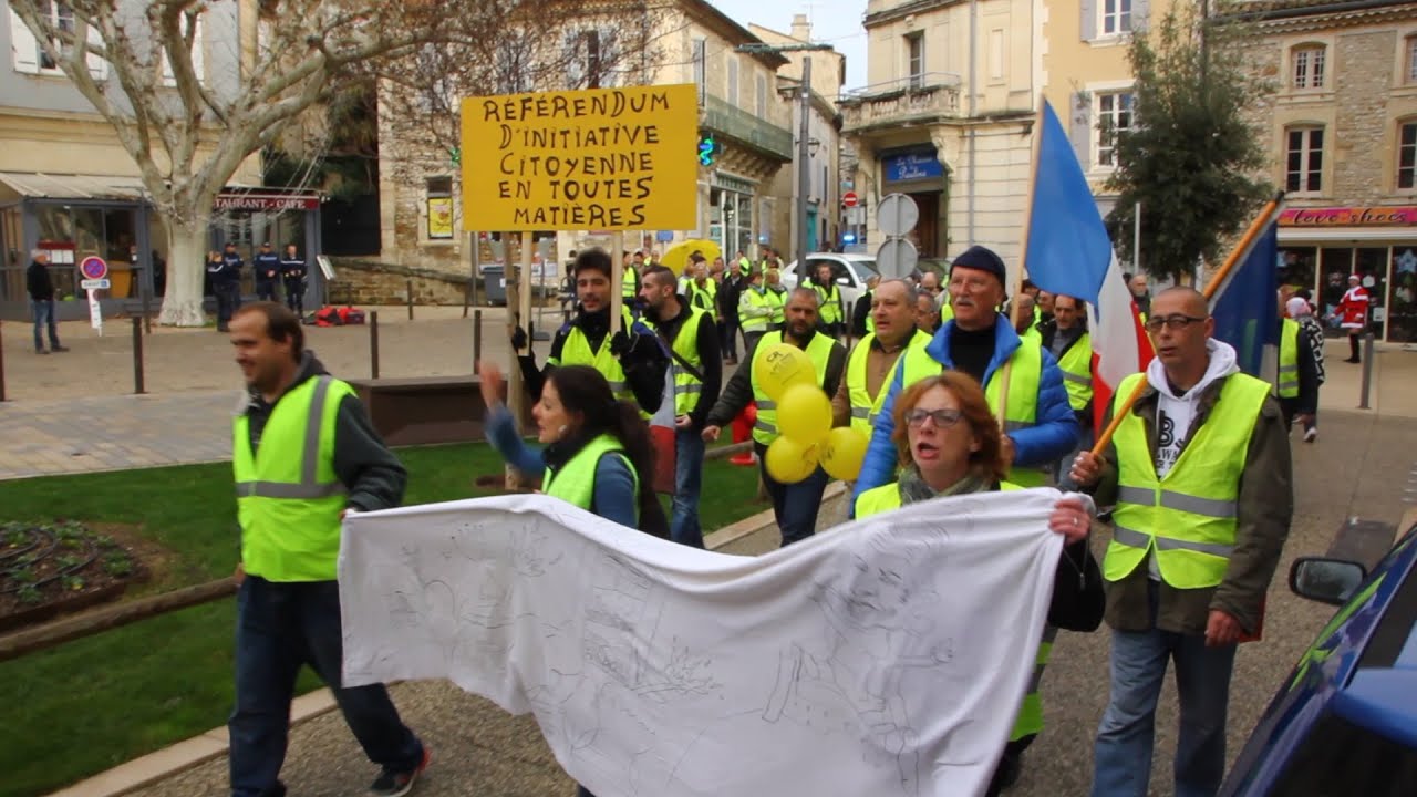 Valr&eacute;as en gilet jaune