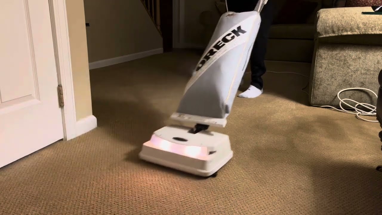Oreck Anniversary Edition - 8Hours Vacuum Sound and Video