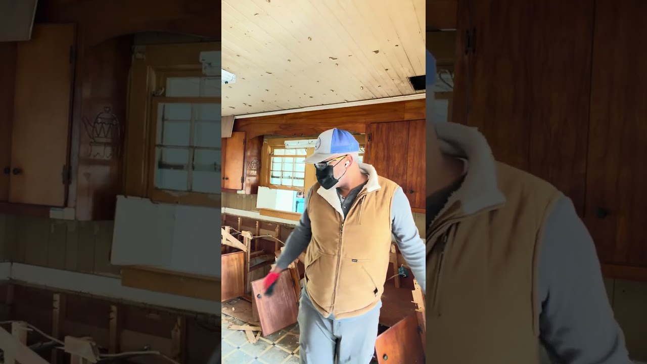 Pulled the old kitchen cabinets and uncovered the flooring underneath was completely rotted. #yt 