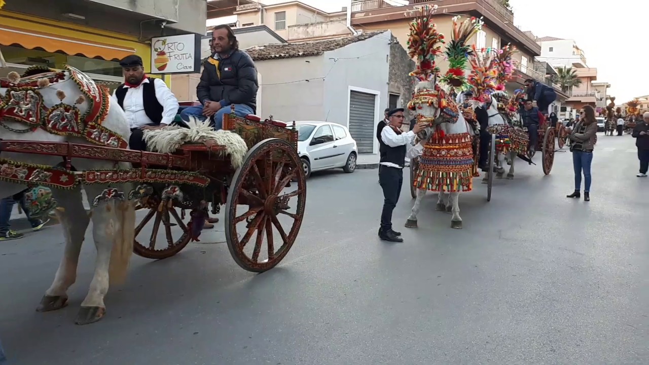 Sfilata carretti siciliani a Rosolini per 