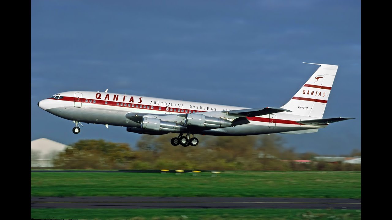 Qantas Boeing 707-138B VH-XBA at Southend in December 2006