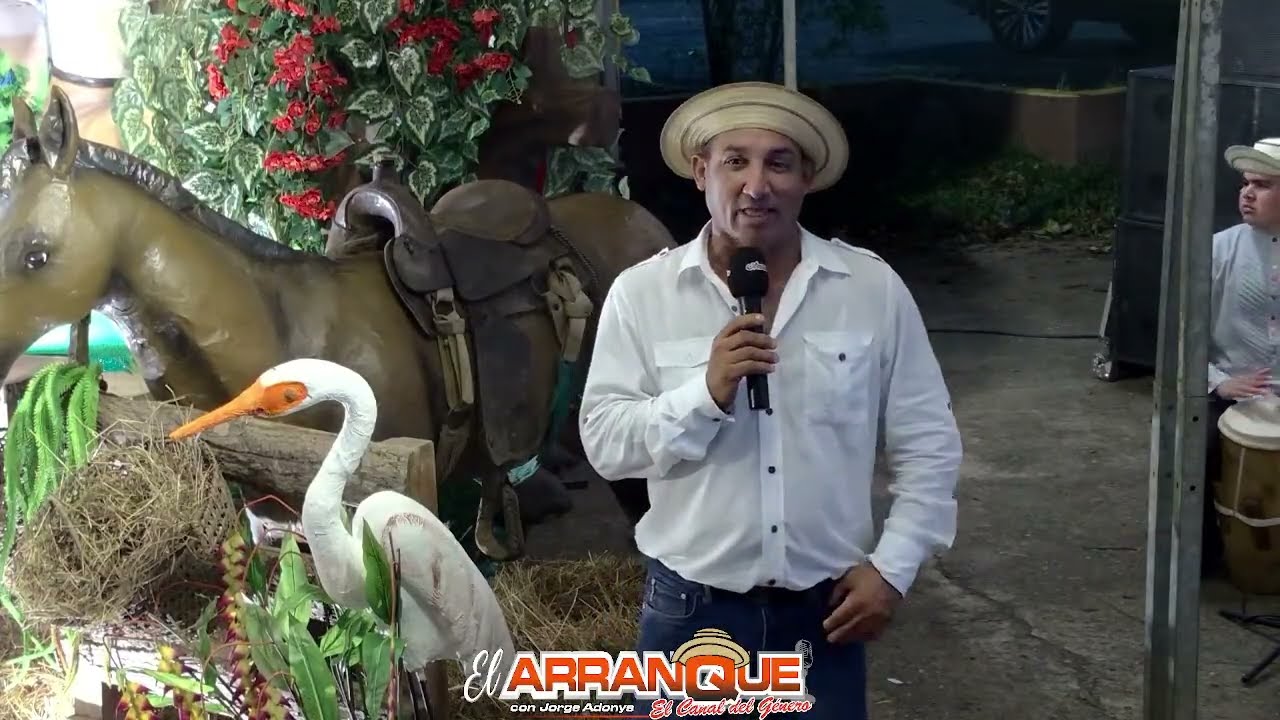 CORONACI&Oacute;N DE ALESHKA MARIETH LEGUIZAMO ZARZAVILLA REINA FESTIVAL DE COSTUMBRES Y TRADICIONES LT