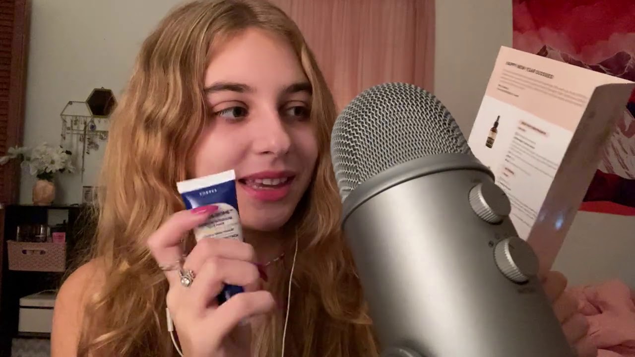 ASMR glossybox unboxing january | tapping and whispering