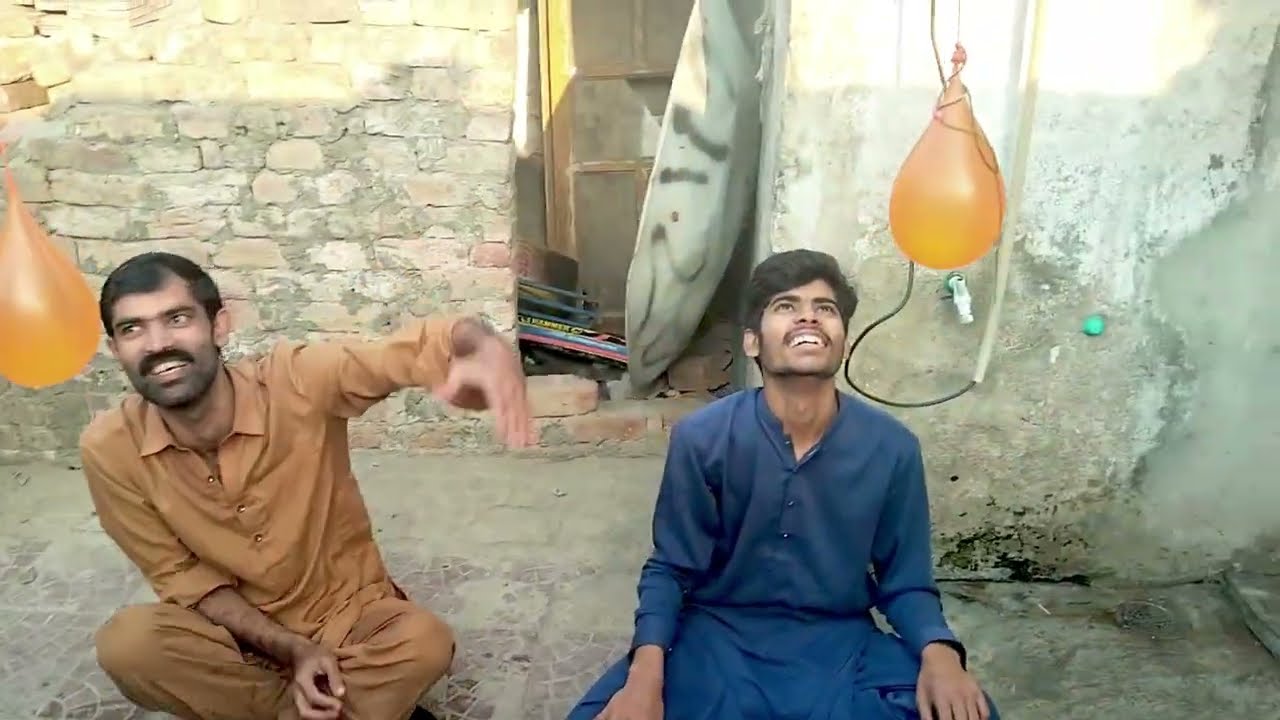 Bottle Flip Challenge 💦 | Haar Gaye To Balloon Phat Gaya 😱