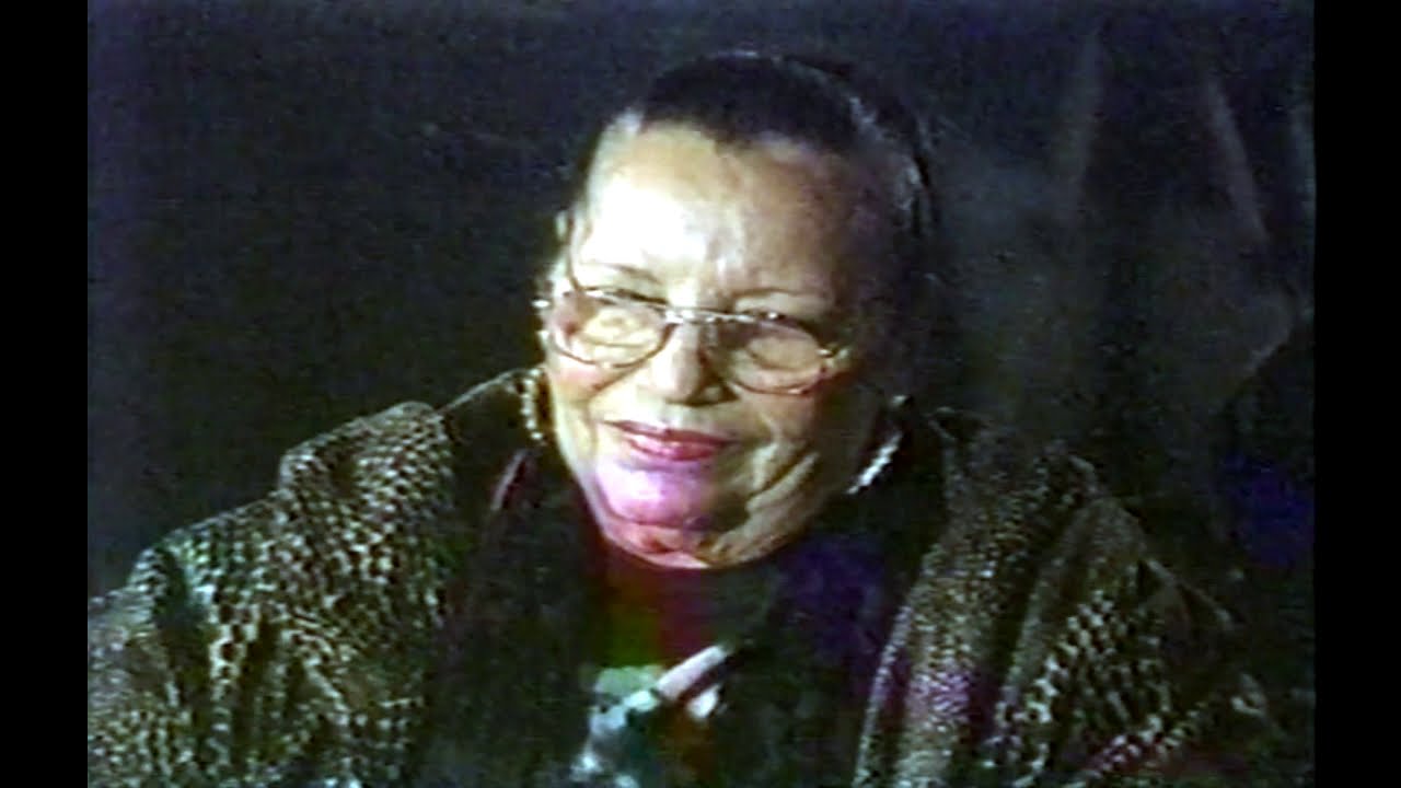 ELENA BURKE entrevistada por ROSALÍA ARNÁEZ en EL GATO TUERTO / 1999