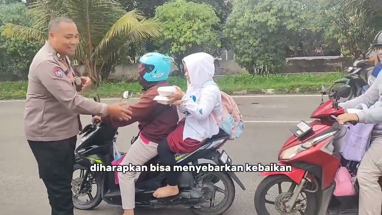 Jumat Peduli Polsek Kelapa Gading Di Depan Mako Polsek Kelapa Gading Jl.Raya Kelapa Nias 