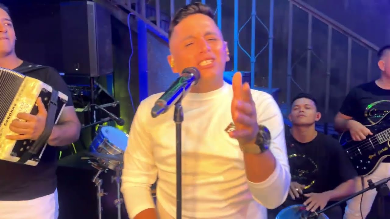 Corazón de Acero | video oficial Código 8 agrupación vallenata.