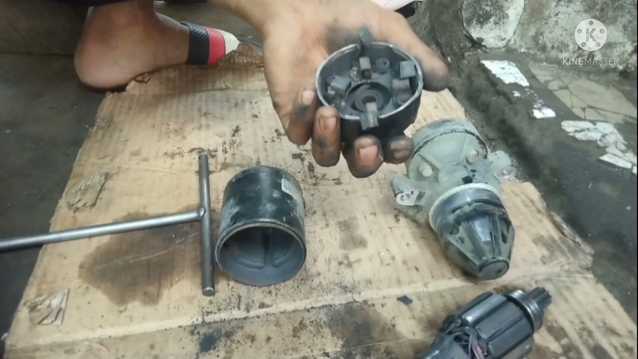 change brush carbon starter motor Bajaj re...