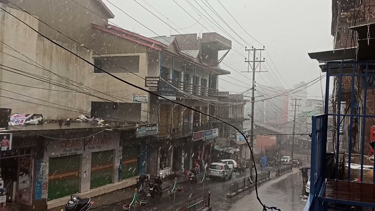 Seasons first Snowfall in Doda City #Snowfall#doda