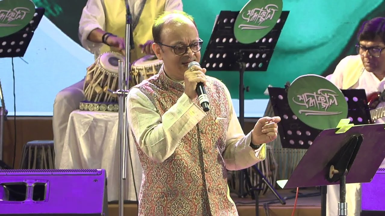 Vivek Kumar IAS sings e amar gurudakkhina