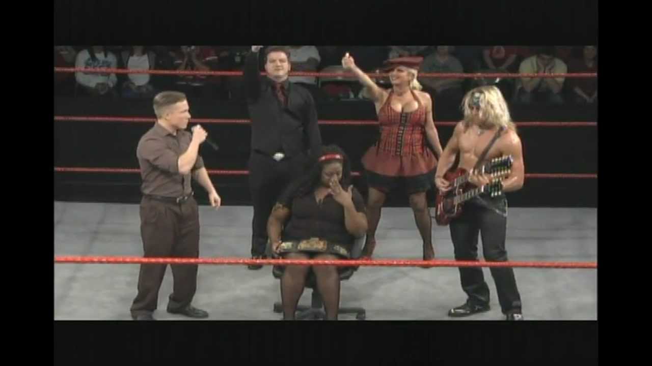 OVW - Eddie Diamond tries to serenade Epiphany