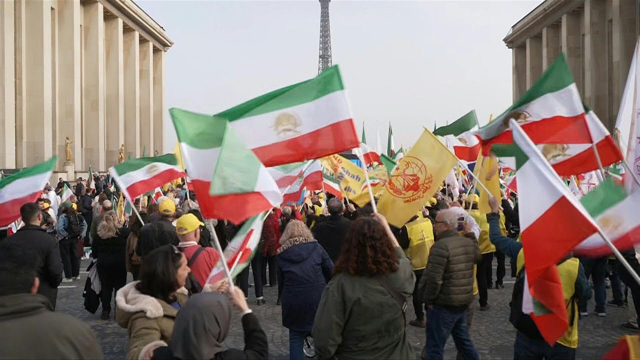 'No shah, no mullah': pro-democracy protesters rally in Paris for Iran | AFP