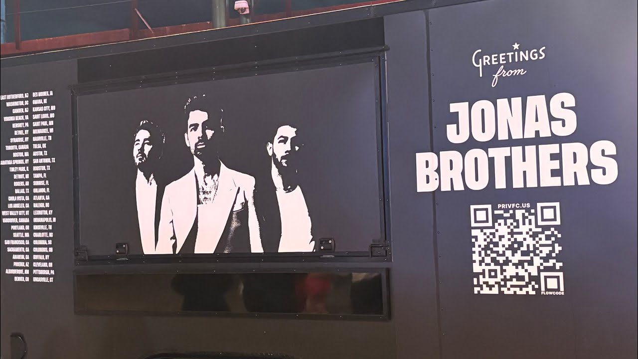 jonas brothers jonascon (part3) in detroit, mi little caesar’s #joejonas #jinjoolee #DNCE 8/28/2025