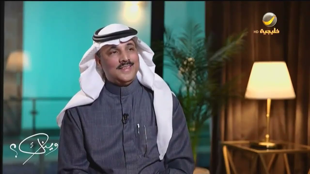 المذيع 