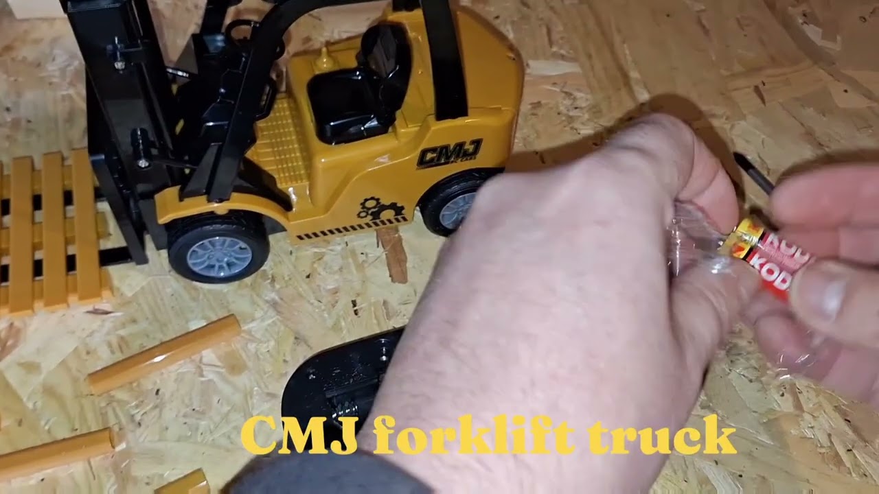 CMJ RC FORKLIFT TRUCK 2.4Hhz #argos 