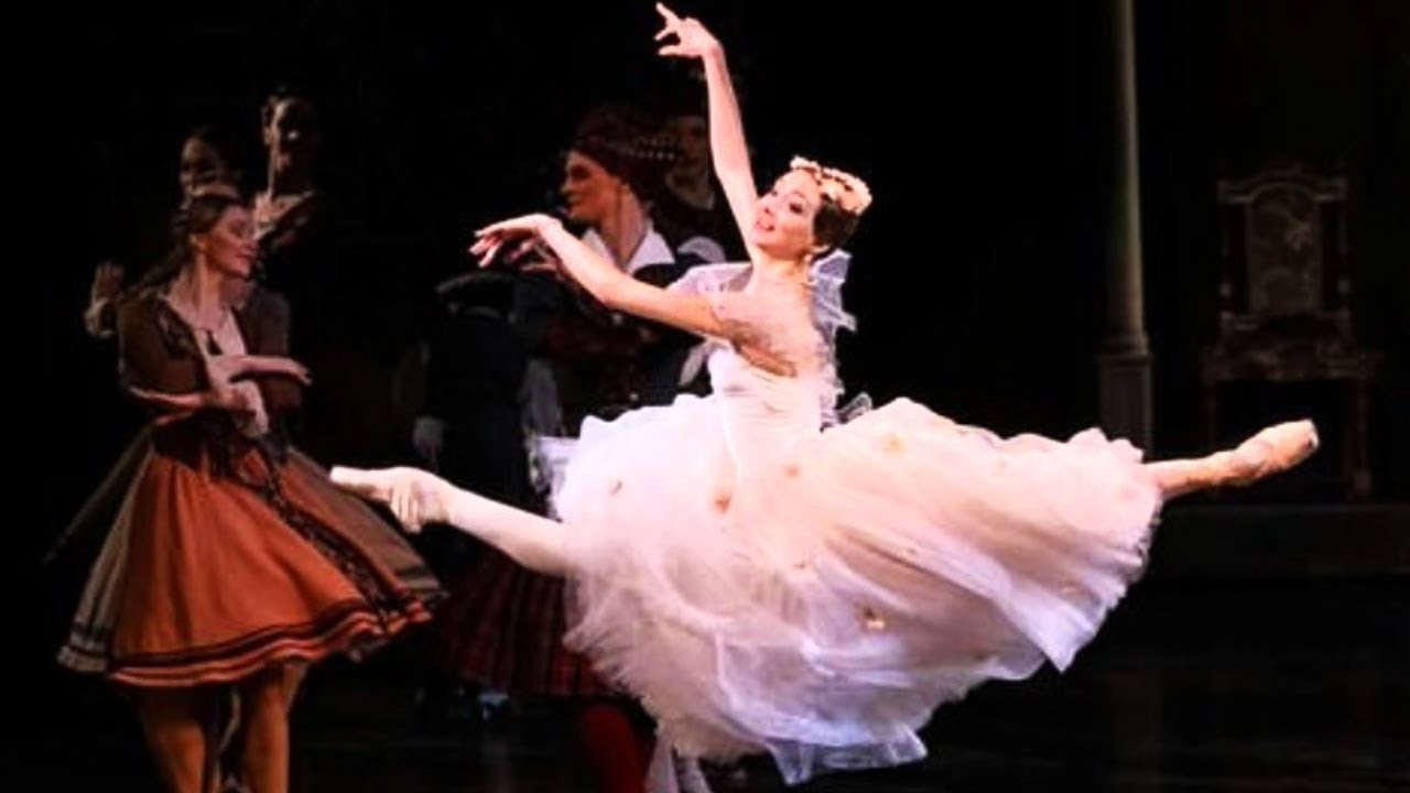 2024 Future Bolshoi Star Eva Sergeenkova in La Sylphide with Ovcharenko