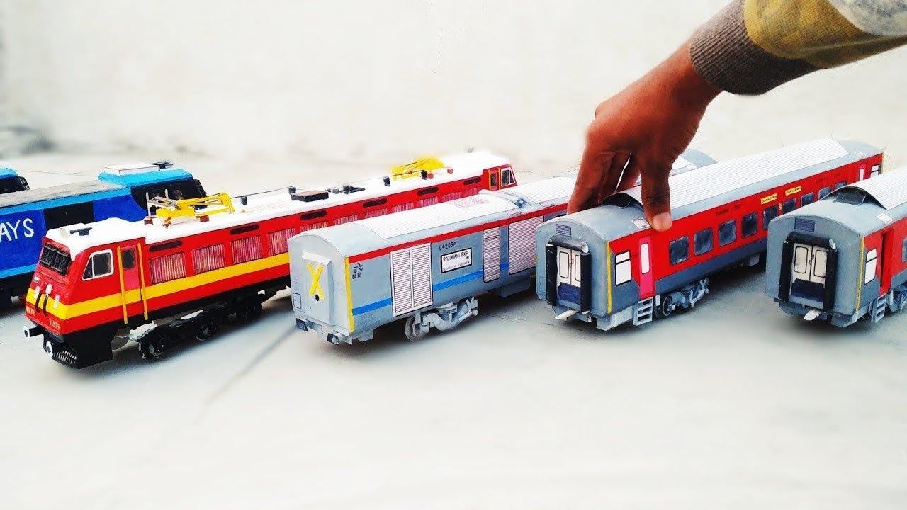 HO Scale Indian Train Starter Set | Unboxing, Set up and Short Run