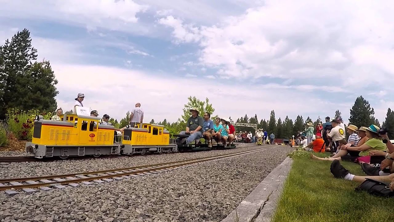 Train Mountain Triennial 2015 Parade of Trains