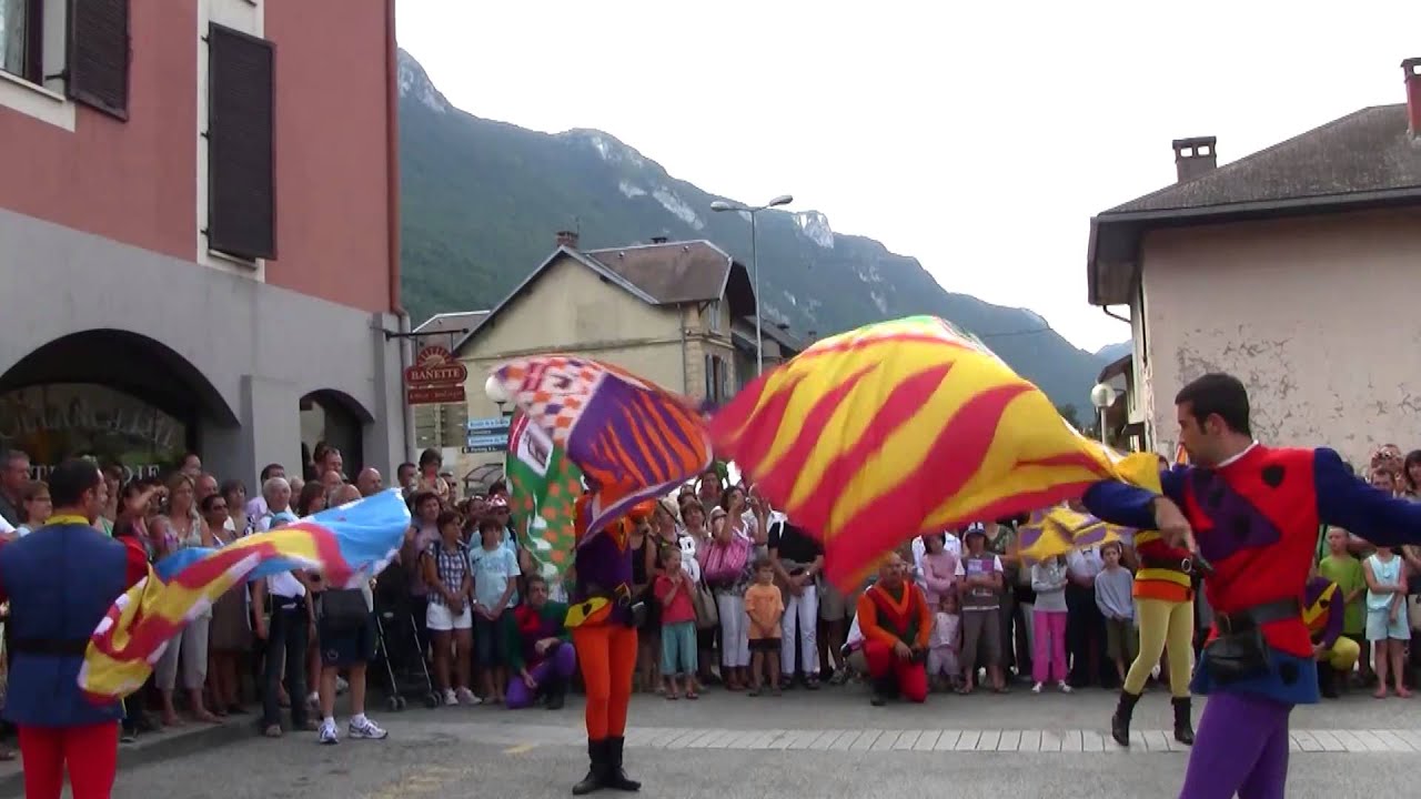 Italian Flag Throwers
