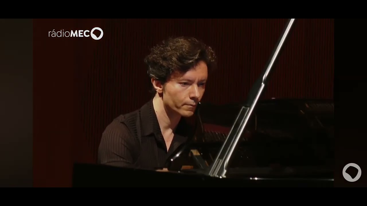 Suite Rádio Mec, para piano solo, de Tibor Fittel. 