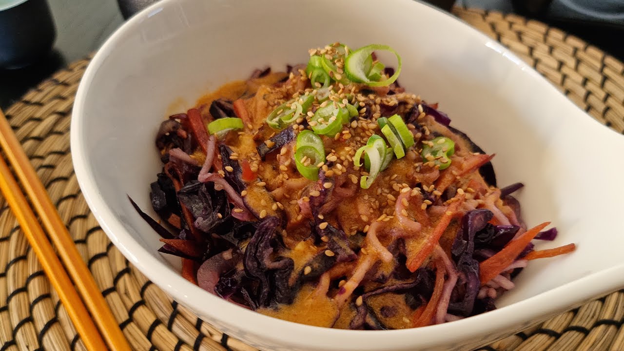 Asiatischer Rotkohlwok | Mori kocht