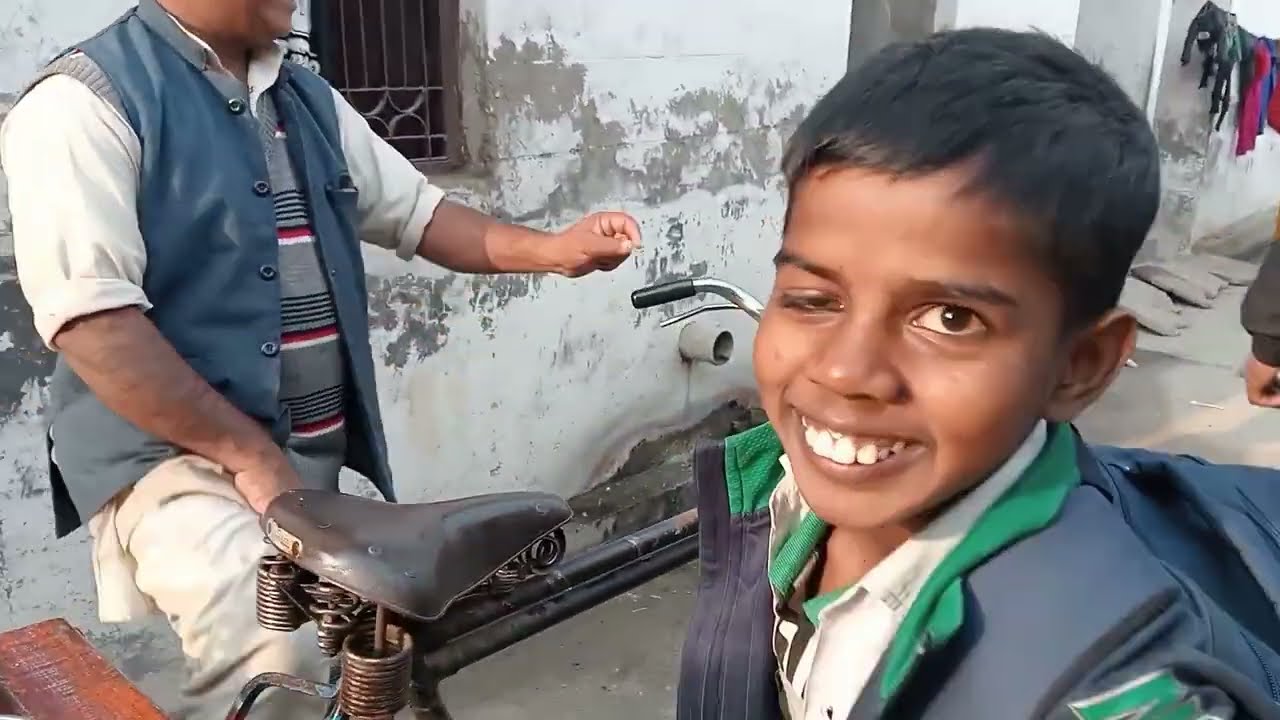 Aate Aate hii cycle 🚴 chalane ja raha tha 😂😂