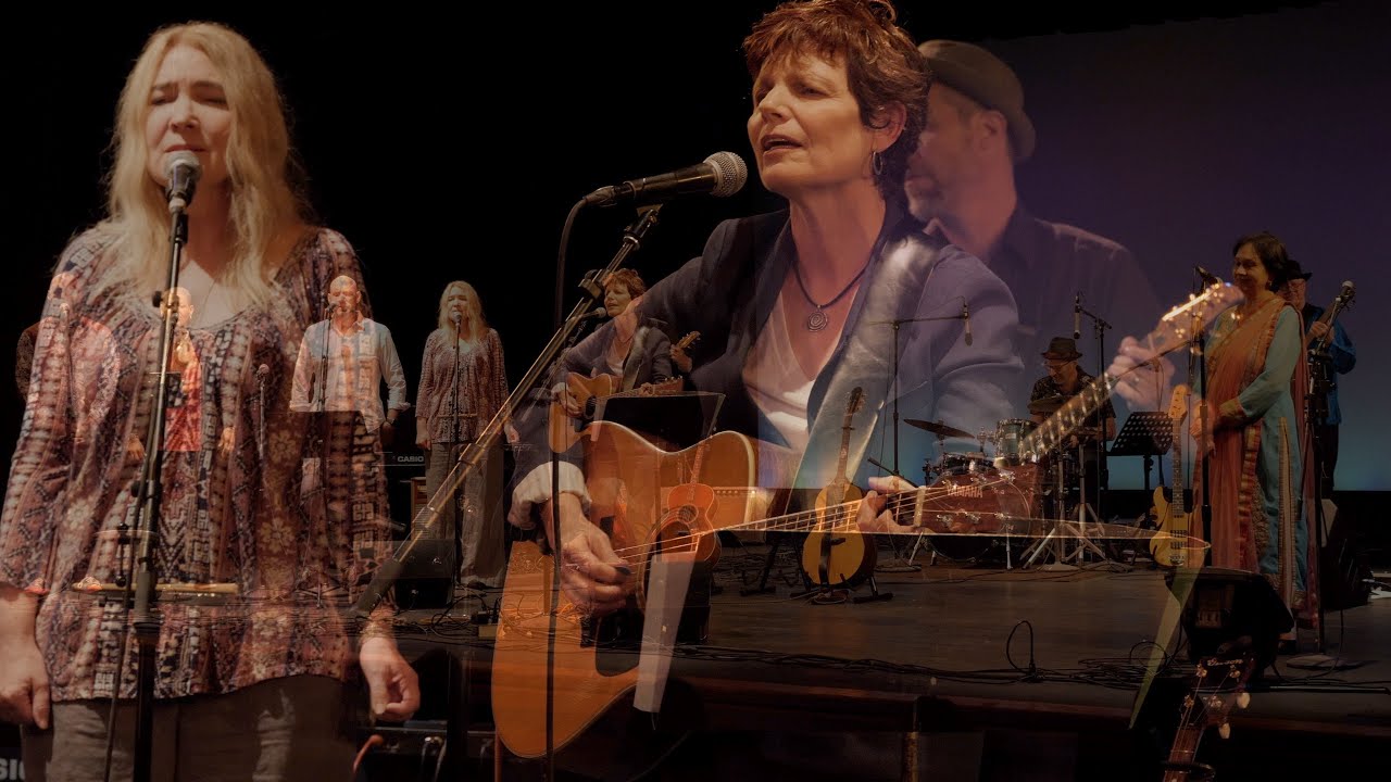 Jennifer Berezan and Band perform 