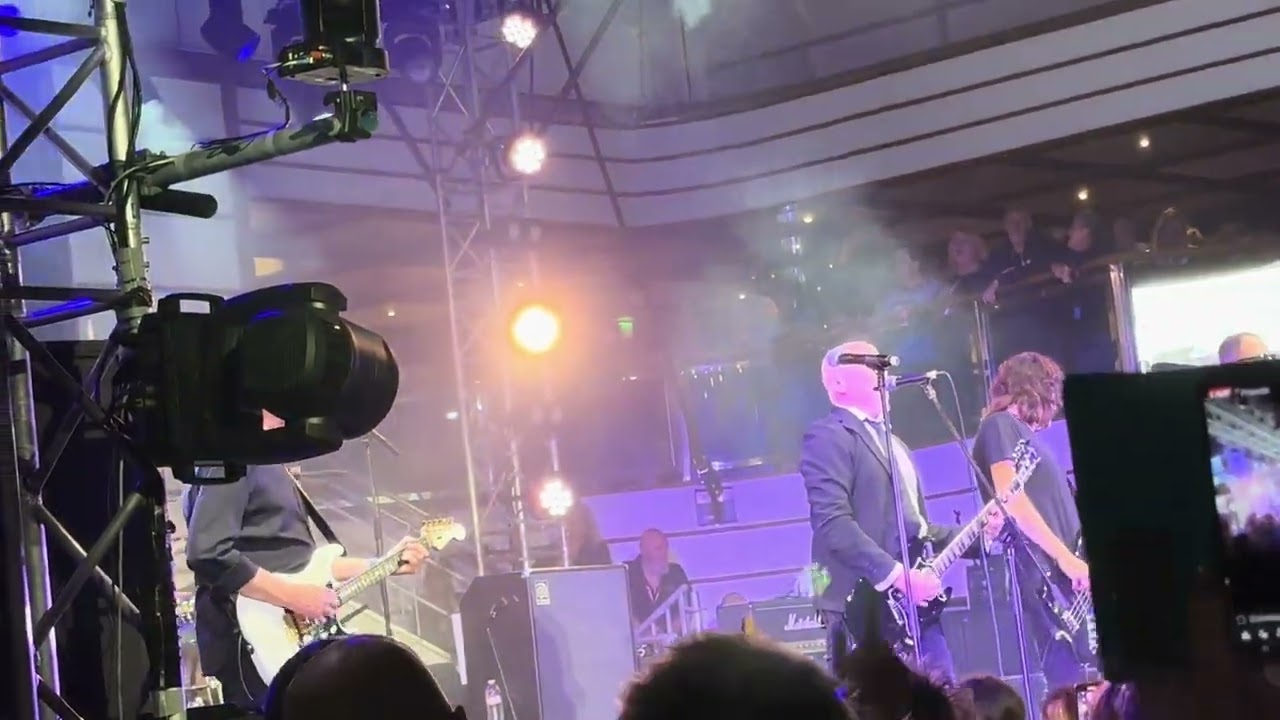 The Angels live. Am I Ever Gonna See Your Face Again. Rock the Boat 2025