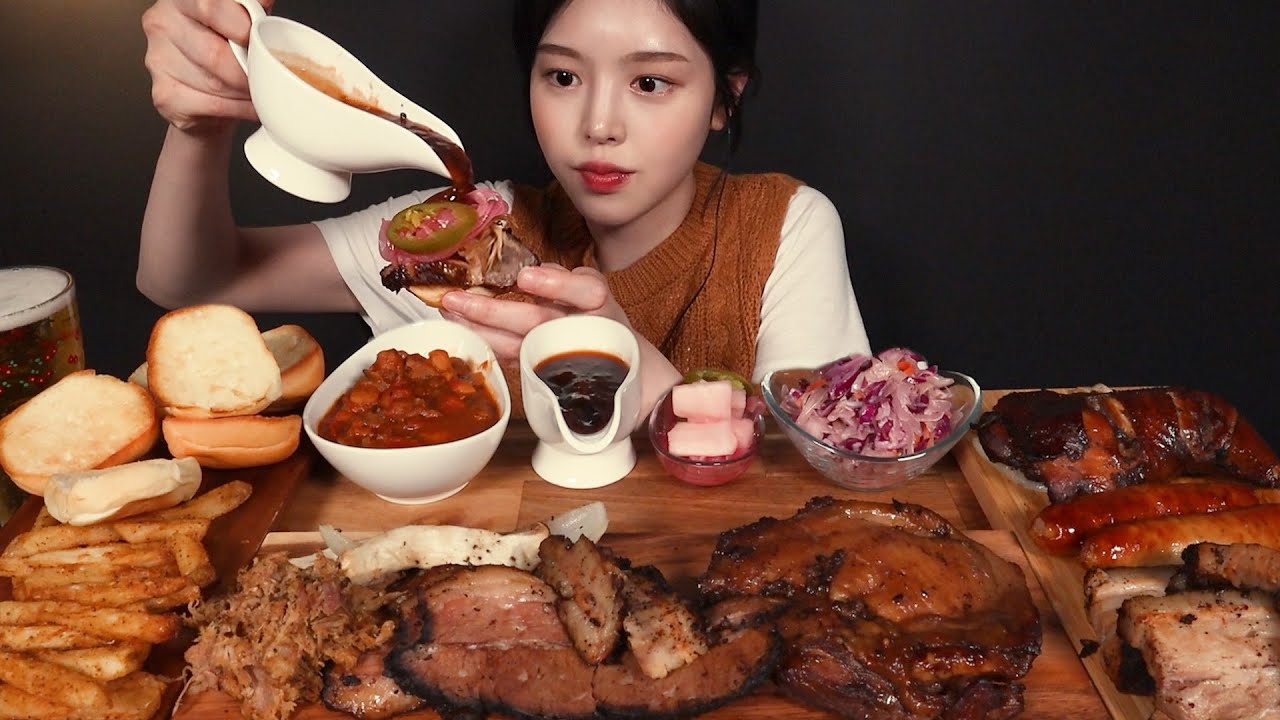 SUB)훈제향 가득 바베큐 플레이트에 맥주 먹방!🍖🍺 통삼겹 소세지 치킨 햄버거 만들어먹기 리얼사운드 various barbecue meats & beer mukbang asmr