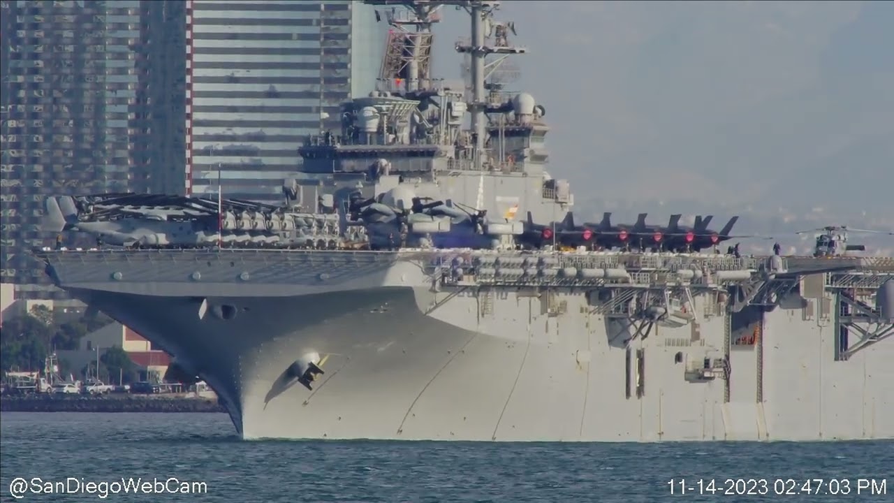 USS Boxer (LHD-4) w/full deck!!