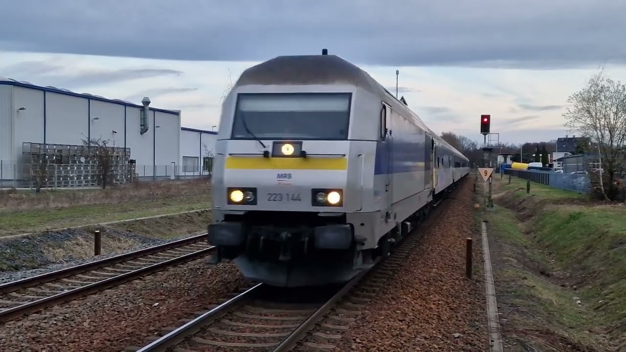 Mitteldeutsche RegioBahn - MRB 223 144-7 hat in Bad Lausick Einfahrt mit dem RE 6 aus Chemnitz Hbf