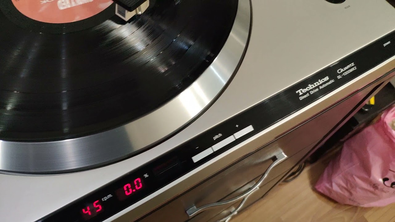 Technics SL-1300 MK II with Technics 270C working video