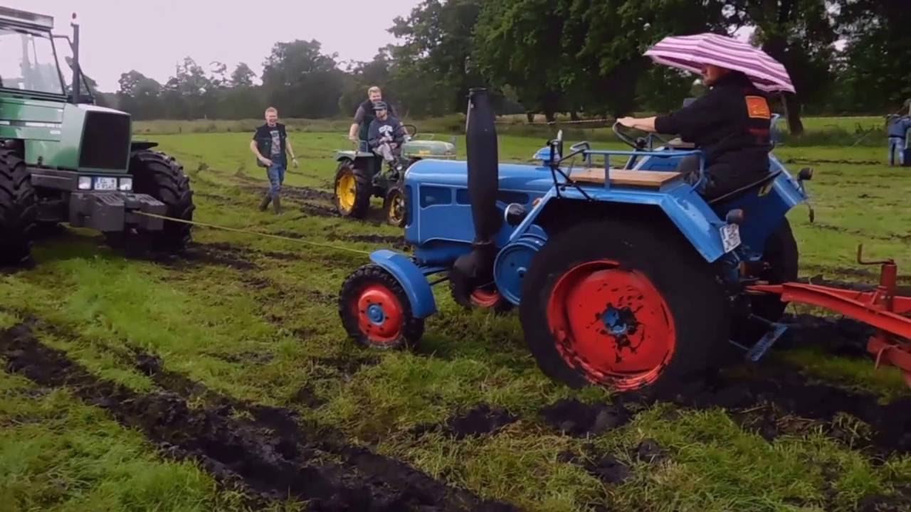 Oldtimertreffen Fato 2016, Trecker freiziehen