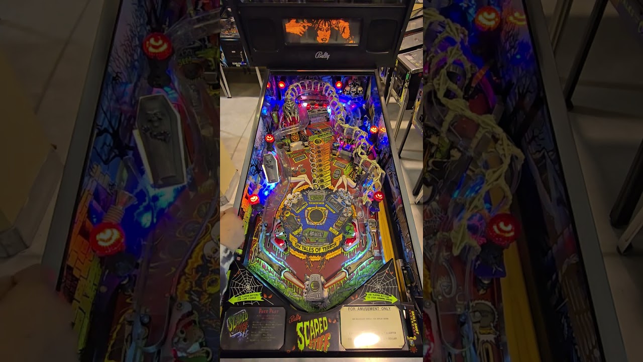 For sale/A vendre FLIPPER PINBALL MACHINE SCARED STIFF MIDWAY REVIEW CRITIQUE