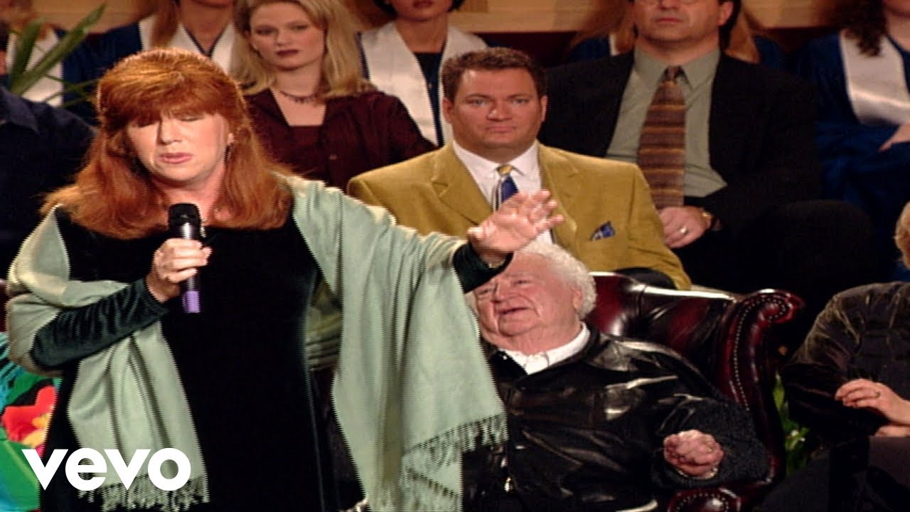 Bill & Gloria Gaither - Hear the Voice of My Beloved [Live] ft. Cynthia Clawson