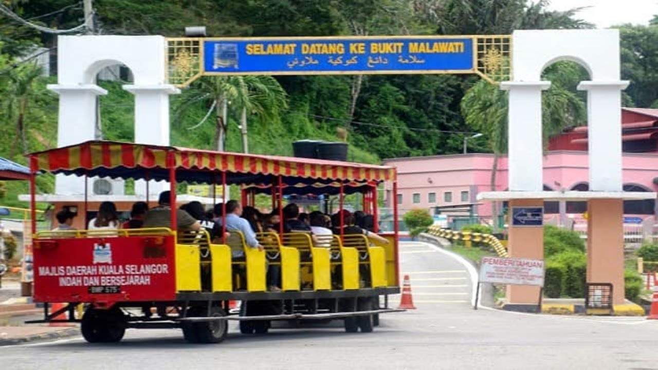 Menaiki TREM menuju ke puncak Bukit Malawati Kuala Selangor Julai 2024