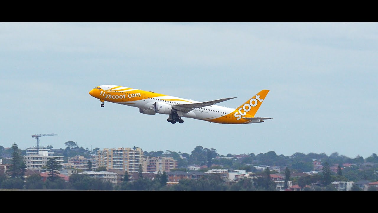 SYDNEY AIRPORT ARRIVALS & DEPARTURES