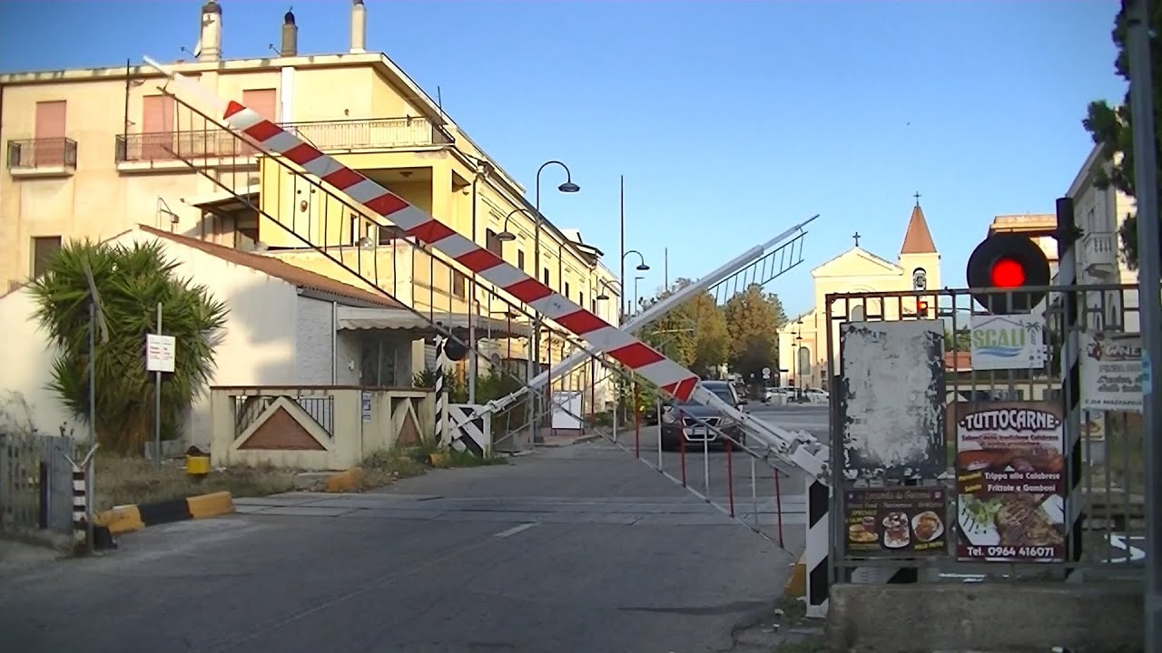 Spoorwegovergang Marina di Gioiosa Ionica (I) // Railroad crossing // Passaggio a livello