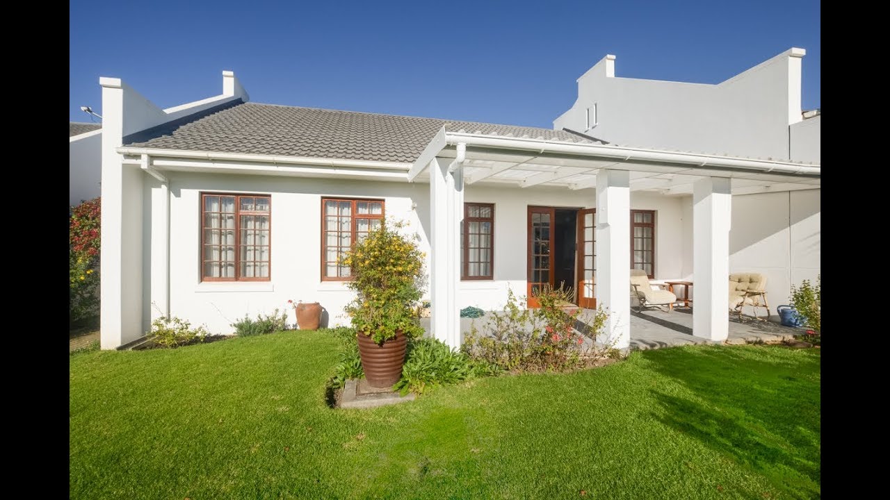 Beautiful 2 Bedroom Home for sale in retirement village