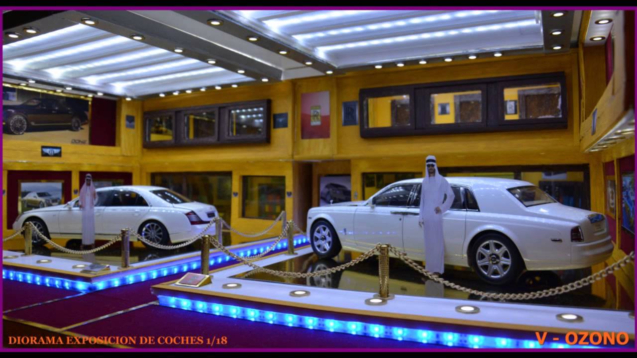 1/18 LED - DIORAMA EXPOSICION DE COCHES
