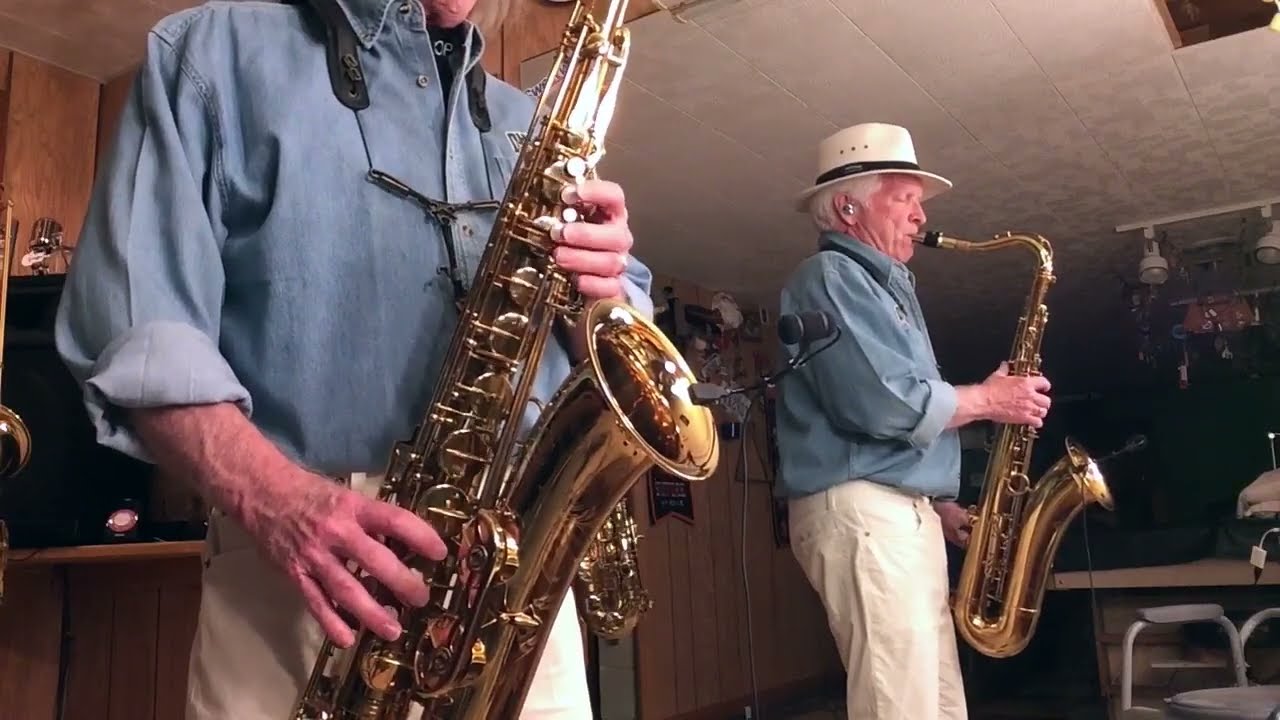 Stardust  -  Hoagy Carmichael,  Sax and Guitar cover. 4/2023